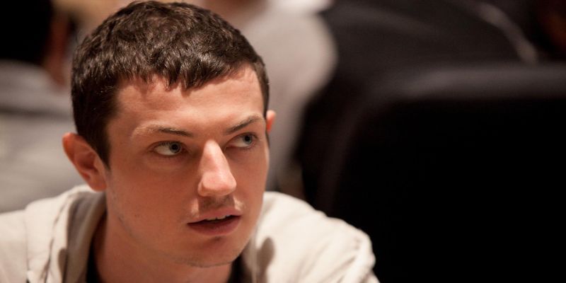 Tom Dwan Là Ai? - Khám Phá Thông Tin Về Nhân Vật Nổi Tiếng Trong Giới Poker